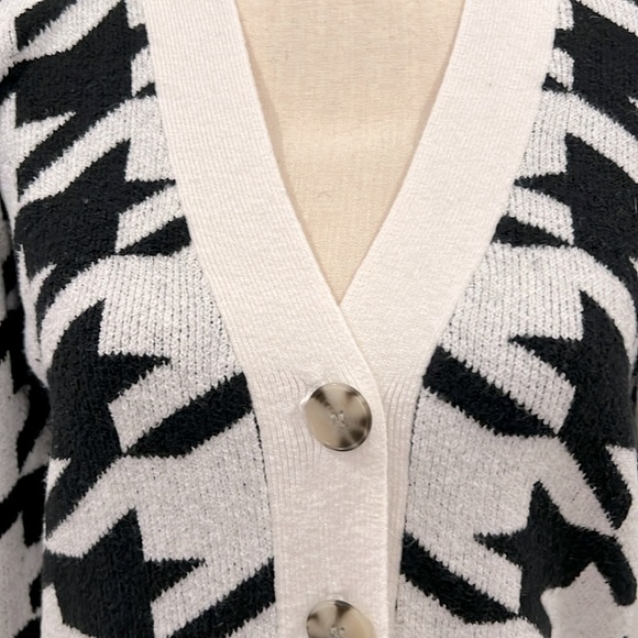 Loft Houndstooth V-neck Cardigan - Picture 3 of 6